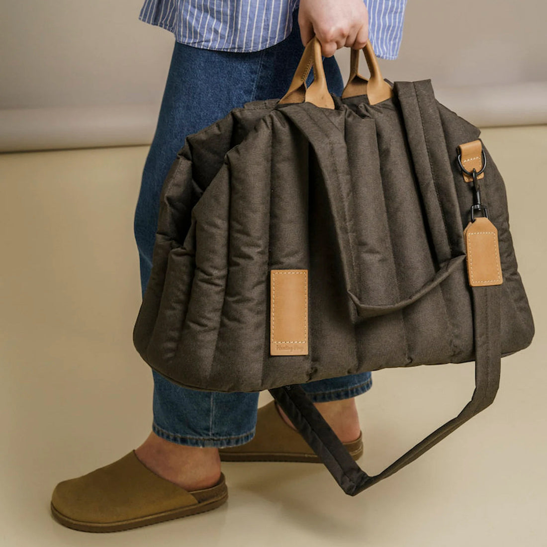 Lightweight Waterproof Portable Pet Carrier Handbag